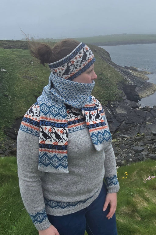 Annie Glue Puffin Scarf in Selkie Grey