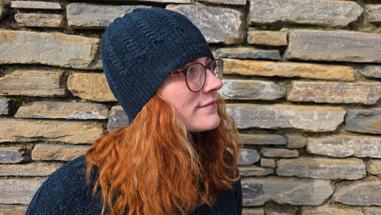 Annie Glue Hat Orca Cable Knit