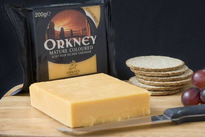 Peedie Christmas Orkney Cheese, Garlicky Tomato Chutney and Savoury Biscuit Taster Box